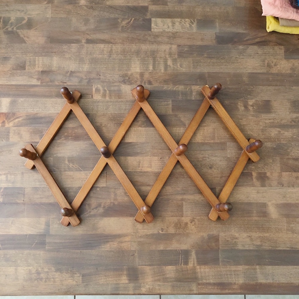 Accordion Hanging Rack